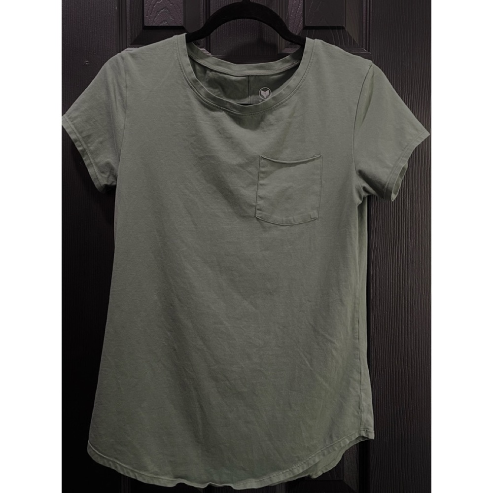 Small Alpha Forward Lifestyle Everglade scoop tee- original version.